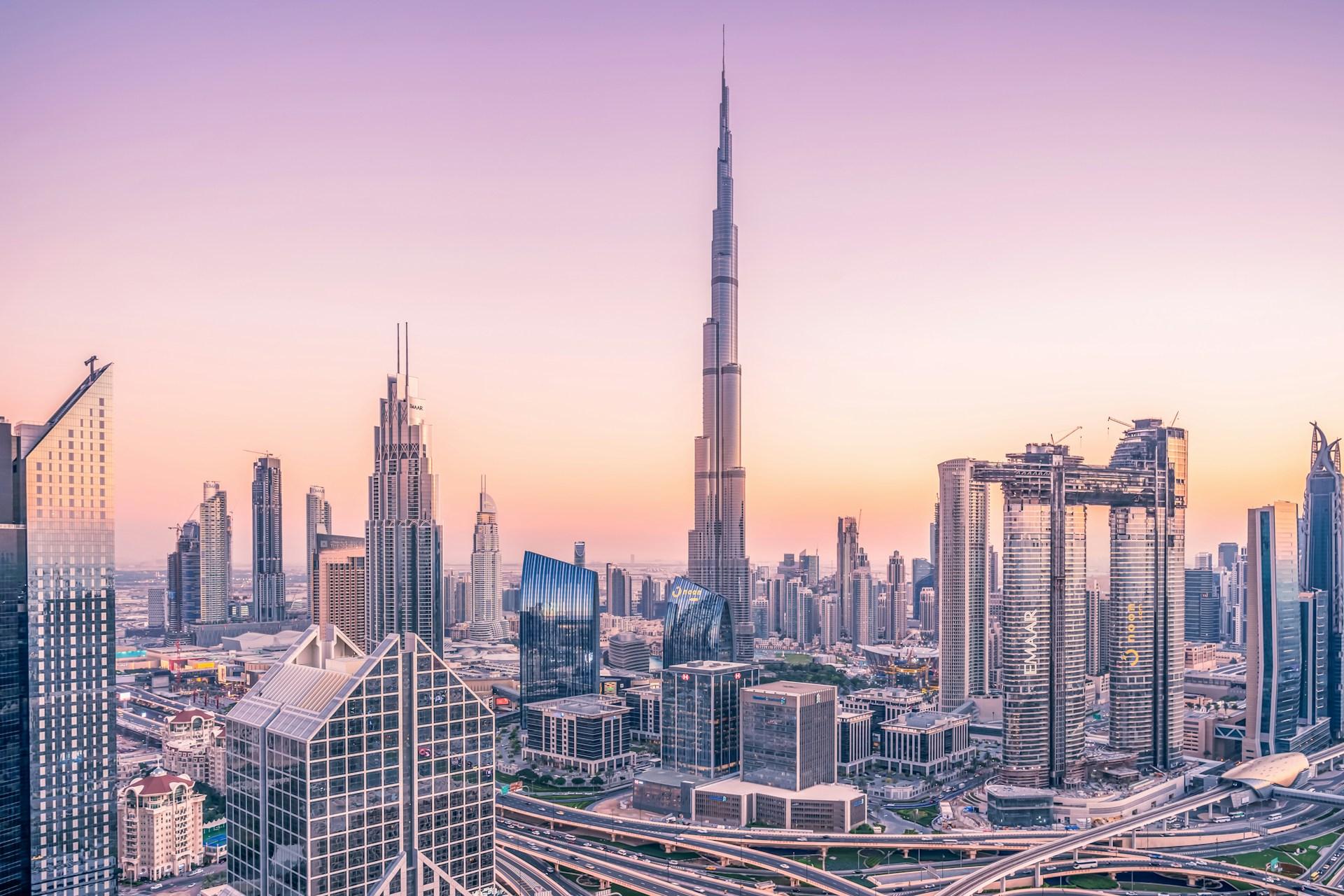 Driving in Emirati Arabi Uniti